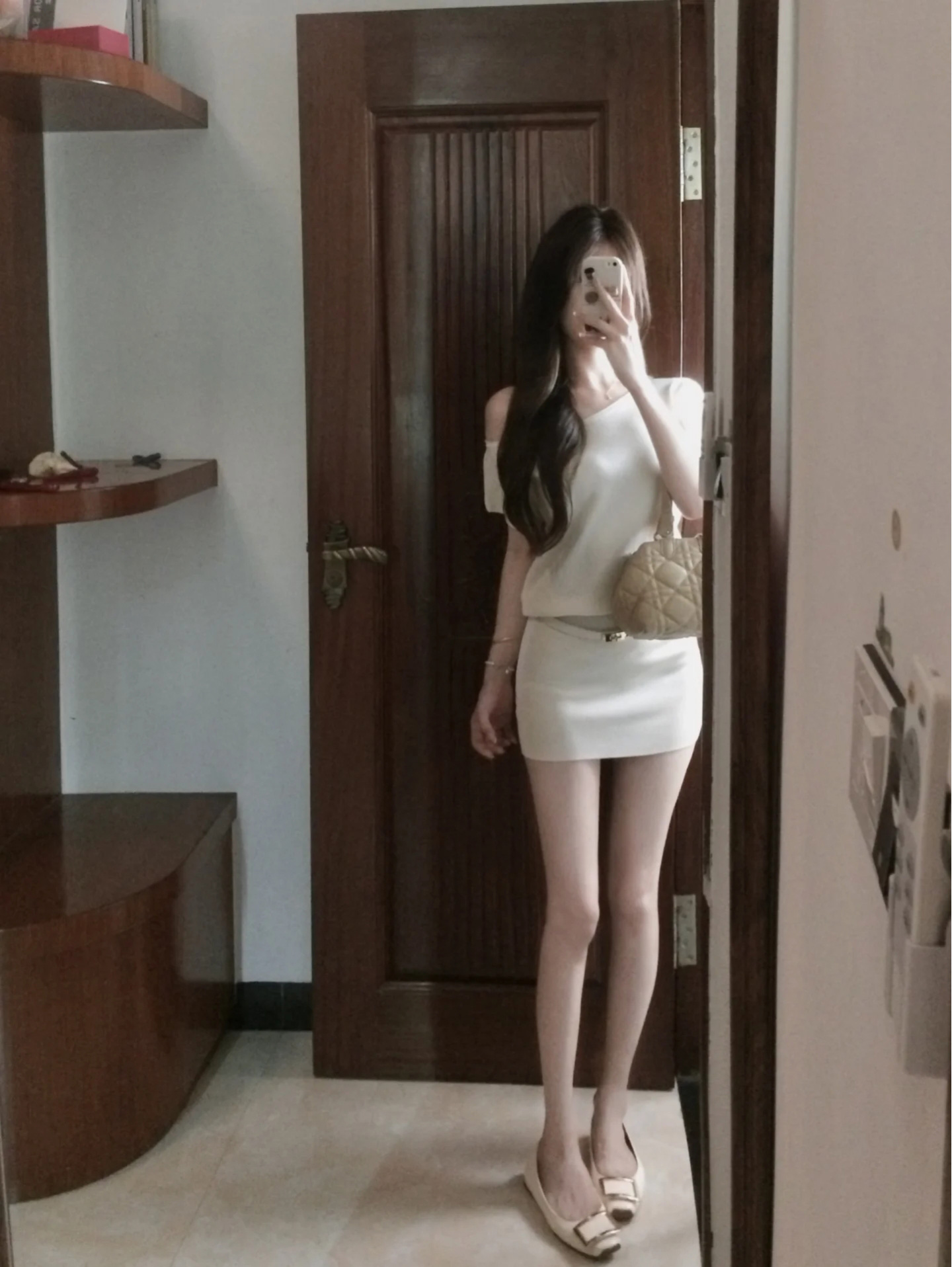 French Style White One-Shoulder Short Sleeve Knit Dress for Women Summer Bodycon Mini Dress with Belt