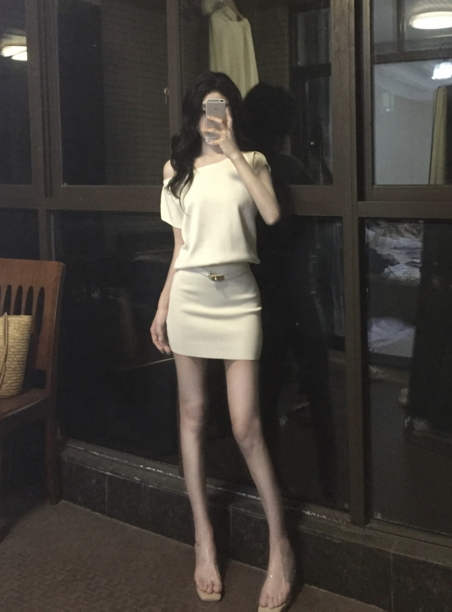 Elegant White Knit One-Shoulder Short Sleeve Bodycon Dress with Belt - Image 3