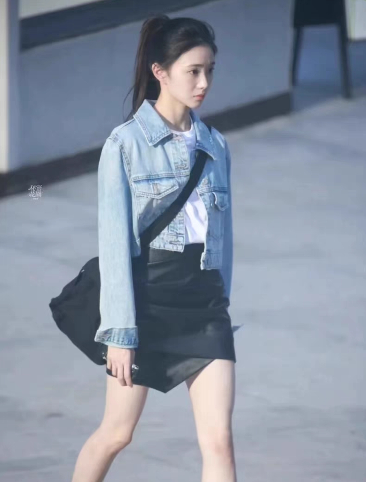 Women's Cropped Denim Jacket Star Style Short Length Versatile - Image 2