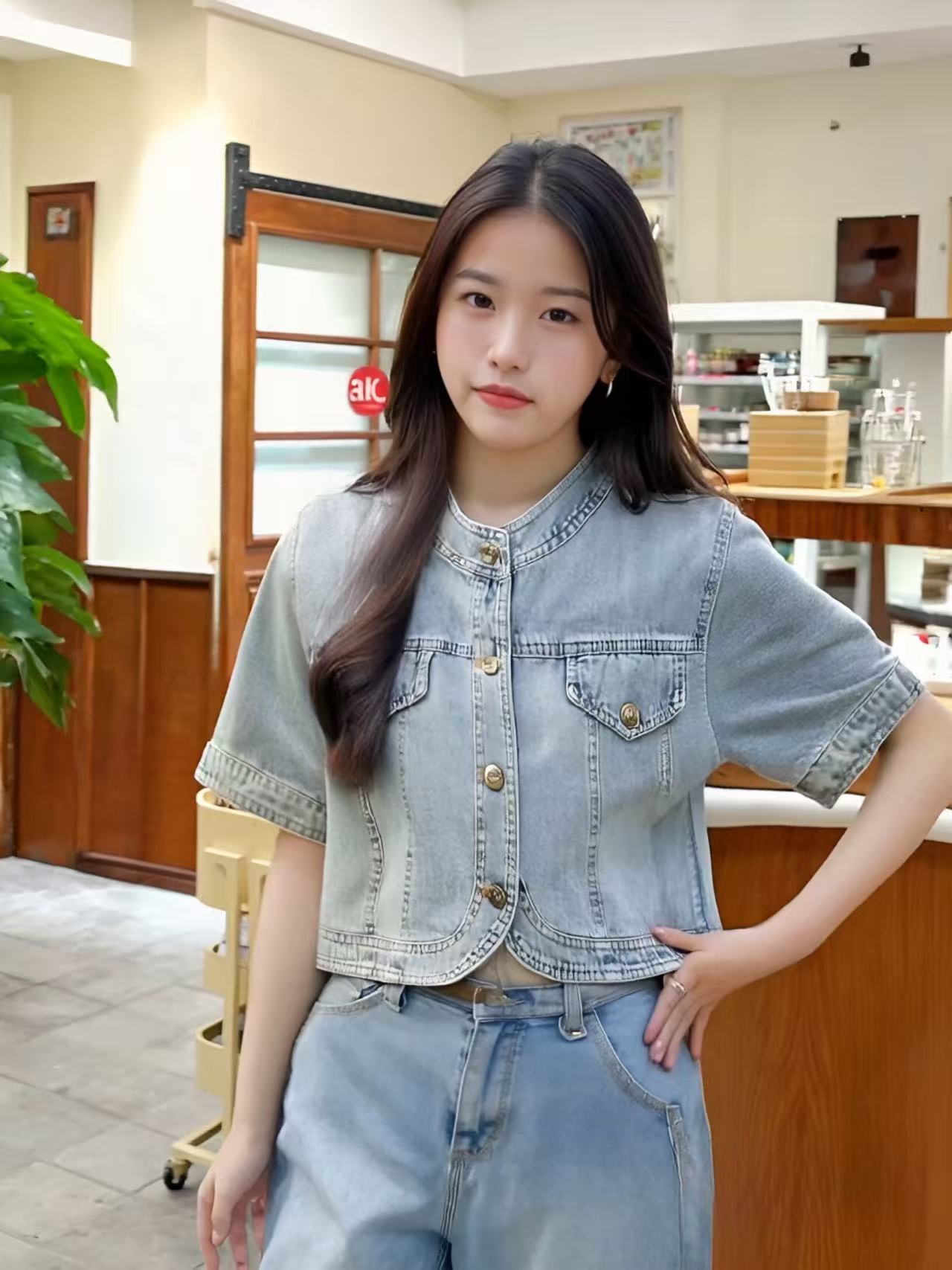Women's Vintage Round Neck Short Sleeve Denim Shirt Lightweight Summer Top - Image 4