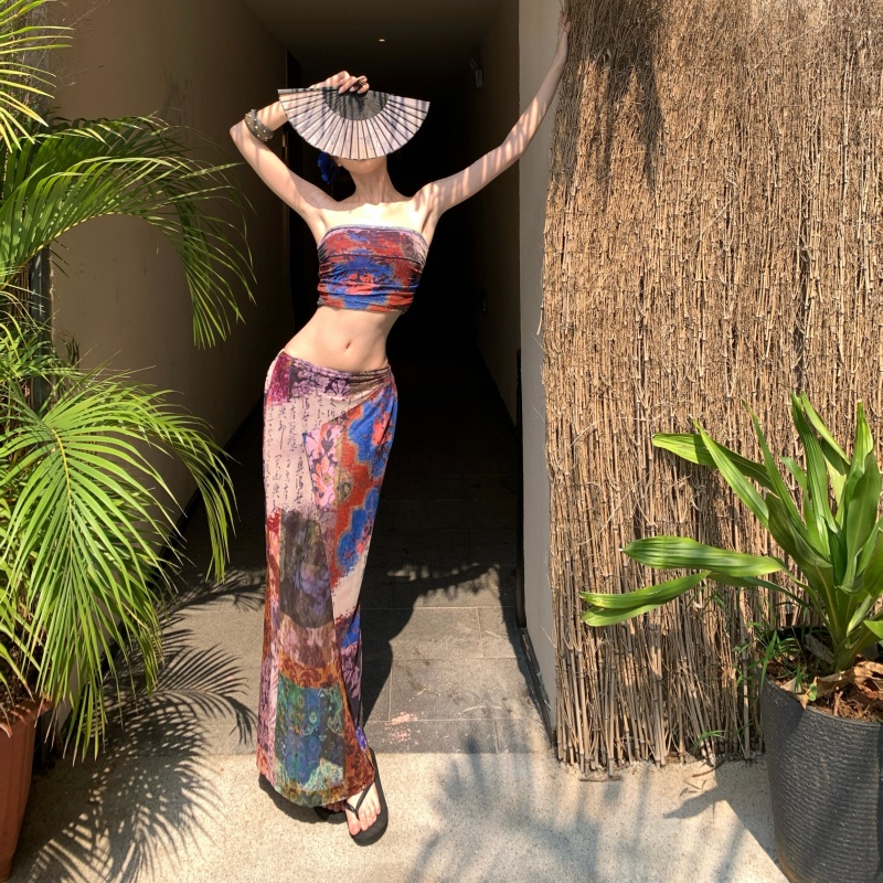 Women's Summer Vacation Two-Piece Set Sleeveless Tube Top and Vintage Print Midi Skirt