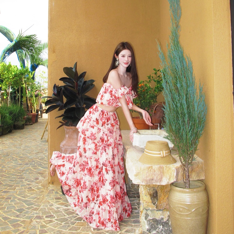 French Style Floral Cami Top and High Waist Tiered Skirt Two Piece Dress Set - Image 3